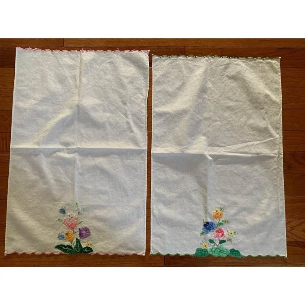 Hand Embroidered Appliqué Towels Floral Design Scalloped Edges Set 2